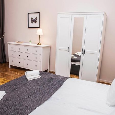 Fullmoon Apartments 1 Szeged Bagian luar foto