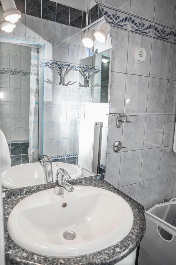 Fullmoon Apartments 1 Szeged Bagian luar foto