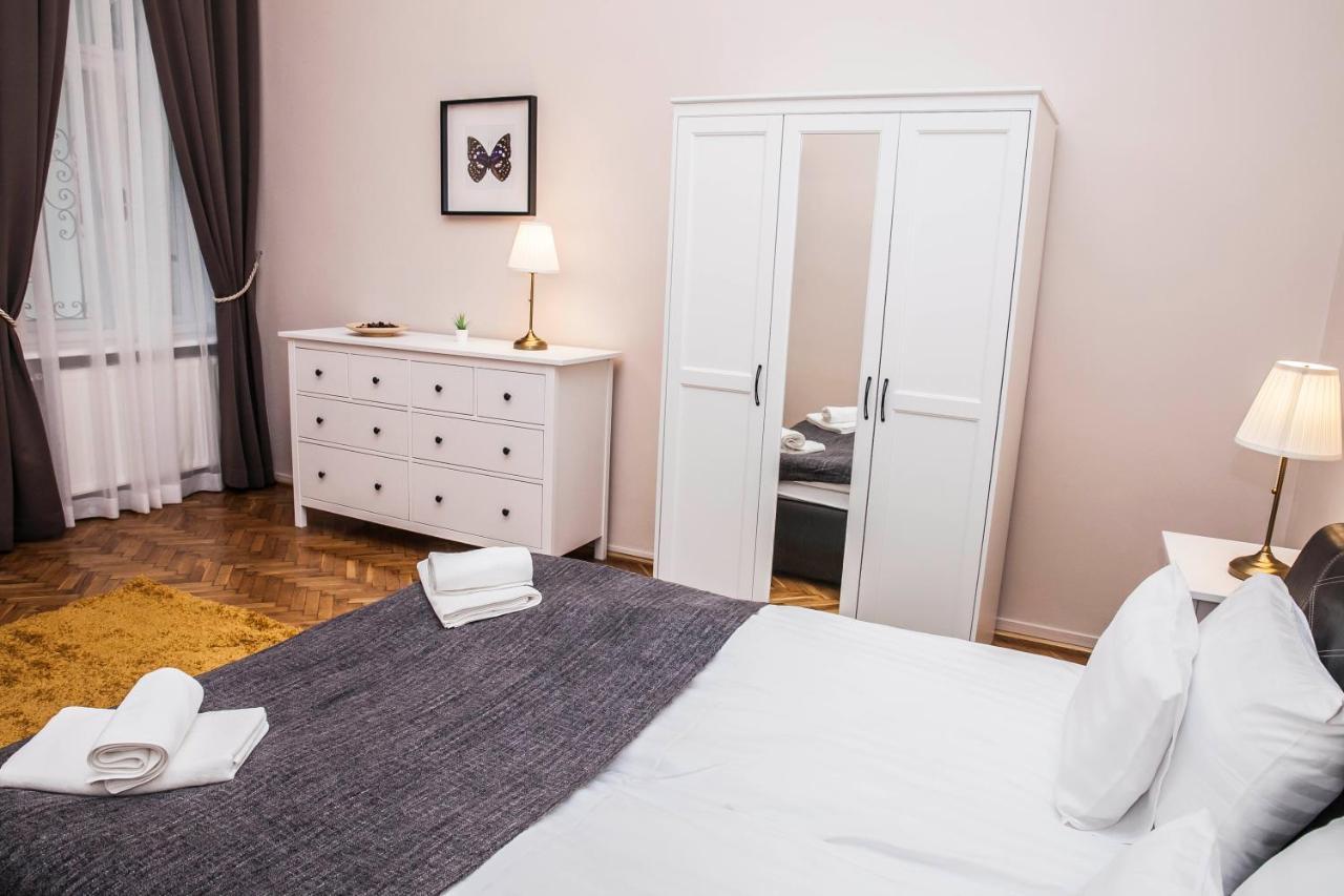Fullmoon Apartments 1 Szeged Bagian luar foto
