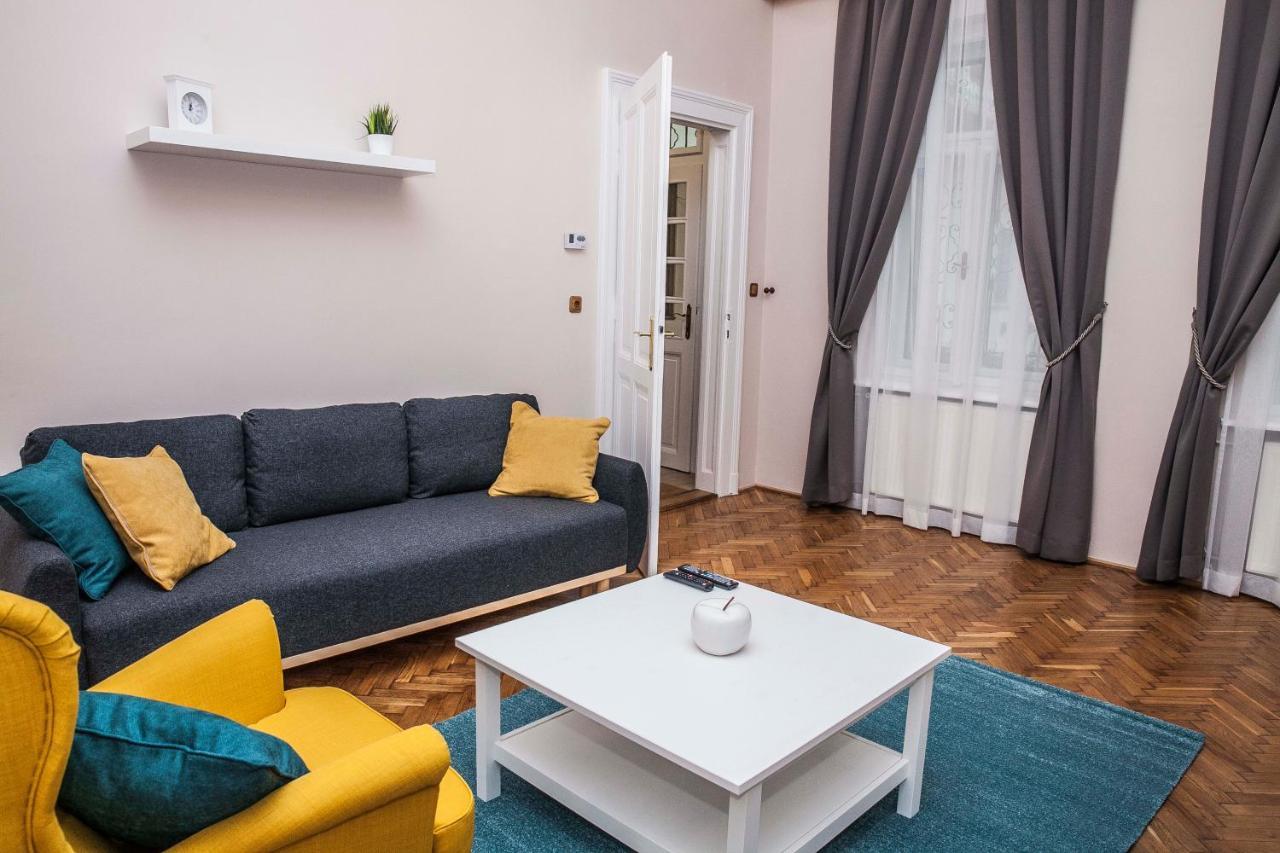 Fullmoon Apartments 1 Szeged Bagian luar foto